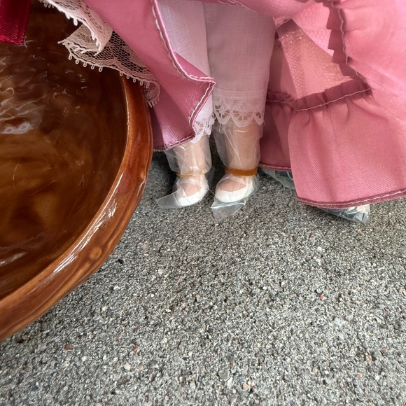 Classic Porcelain Dolls Girls Soft Body Victorian Lacey Dress Sets of 6 - Picture 15 of 17